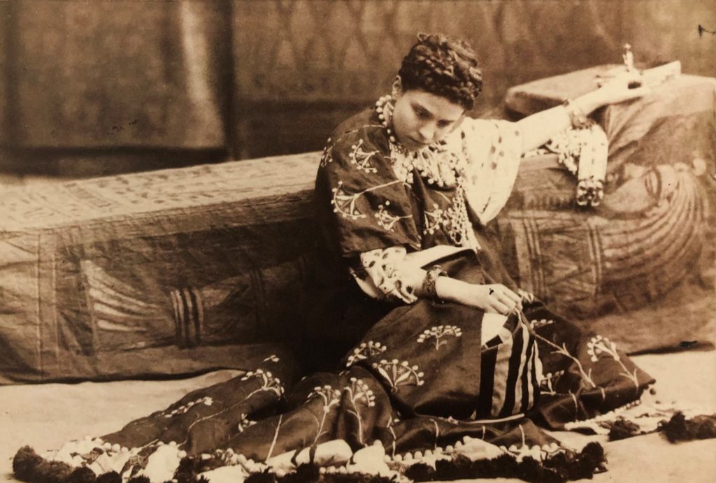 Audouard Eleonora Duse in Antonio e Cleopatra 1890 circa Roma Biblioteca e Museo Teatrale del Burcardo